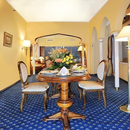 Shepheard Hotel Каир Интерьер фото