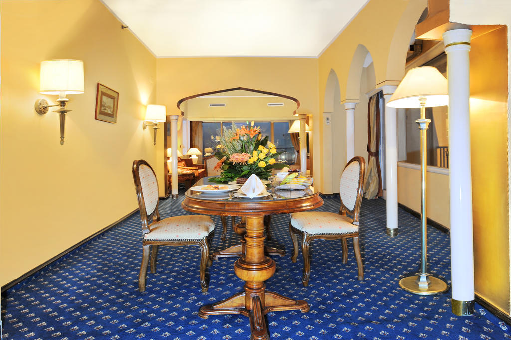 Shepheard Hotel Каир Интерьер фото